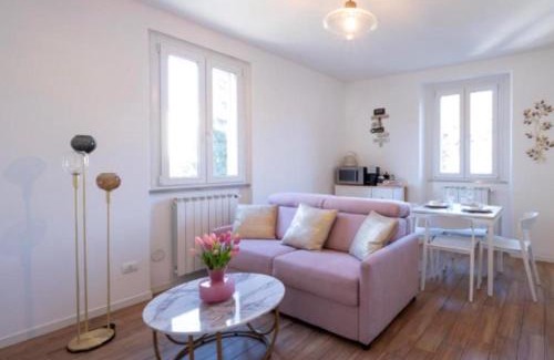 Albate Apartment | Lora diamond Suite ,free parking, self check in,3