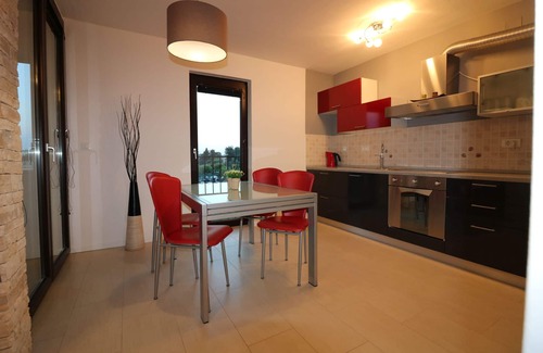 City Center Apartment | Lorena Premium apartment with sea views in the city center 200 m from the beach