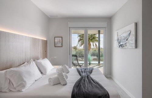 Ayamonte Apartment | Los Camaleones by Ĥ - Playa de los Haraganes HLHC4002P61