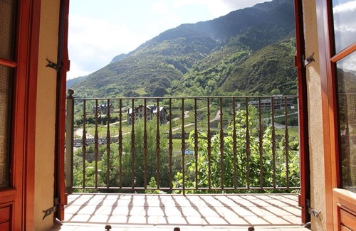 Benasque Apartment | Los Tilos, apartment in the center of Benasque