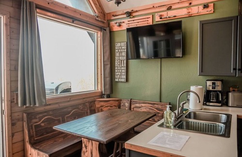 Nikolaevsk Cabin | Lost Anchor Cabins - Redoubt Cabin