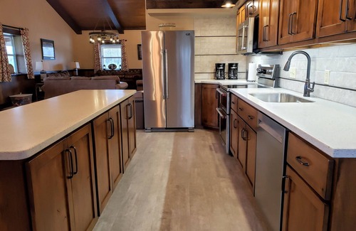 Brashear Cabin | Lost Branch Lodge. Complete interior remodel, spring 2022!