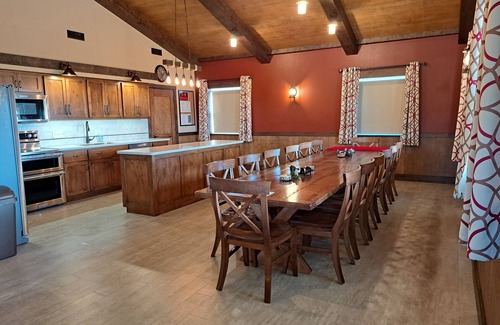 Brashear Cabin | Lost Branch Lodge. Complete interior remodel, spring 2022!