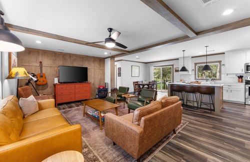 Bastrop County Cabin | Lost Pines Cabin - 15 Acres, Dog Friendly, Hiking, Campfires, Bastrop, COTA