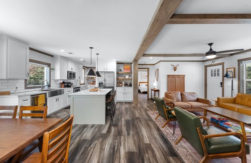 Bastrop County Cabin | Lost Pines Cabin - 15 Acres, Dog Friendly, Hiking, Campfires, Bastrop, COTA