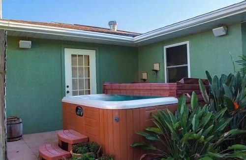 South Venice House | Lost Sailors’ Haven @ Fennario Resort™ - a Grateful Stayz™ boutique micro-resort