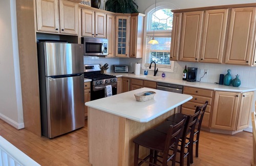 Townsend's Inlet House | Lots of amenities - Internet, TV, A/C & More. Book Today!