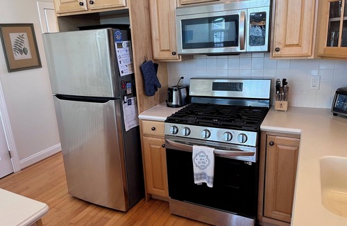 Townsend's Inlet House | Lots of amenities - Internet, TV, A/C & More. Book Today!