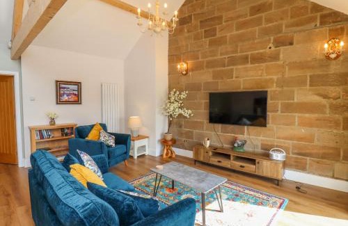 Ruswarp House | Lottie's Cottage at Broadings Farm