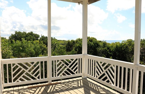 Governor's Harbour Cottage | Lotus Lane Ocean View Cottage