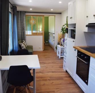 Vins-sur-Caramy Apartment | Lou Carami - Studio rénové dans village Provençal