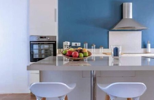 Fontaine-de-Vaucluse House | Lou Roucas : Pleasant village house with view