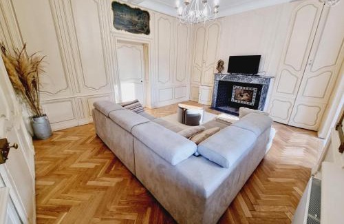 Arneke House | Louez une Maison de Maître pour 11 Pers. à Arneke - Jardin, WiFi et Proche Commerces - FR-1-510-219