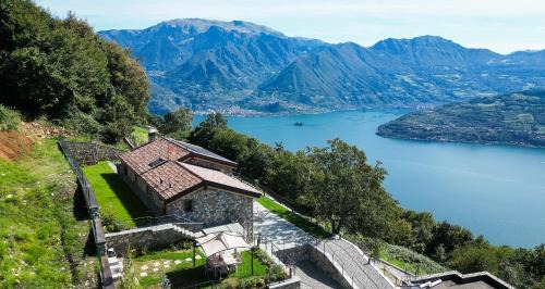 Tavernola Villa | Love Italy Homes - Villa Sebino Relais