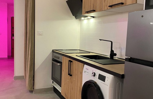 Istres Apartment | Love room/private jacuzzi/exceptional accommodation