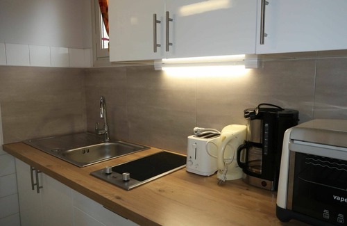 Saintes-Maries-de-la-Mer Apartment | Lovely apartment for 2 people with WIFI, TV and balcony