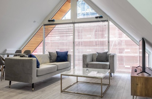 Camberley Apartment | Lovely 1-bed Apartment in Camberley