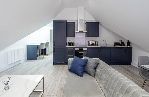 Camberley Apartment | Lovely 1-bed Apartment in Camberley