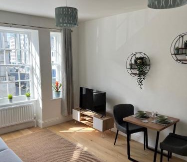 Barbican Apartment | Lovely 1 Bed flat *FREE PARKING* Hoe/Barbican Plymouth
