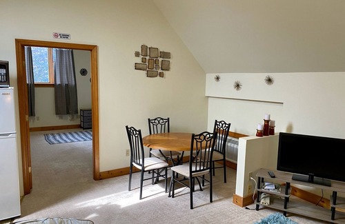 Lebanon Apartment | Lovely 1 BR apartment in Lebanon, 5 miles to DHMC and Dartmouth College
