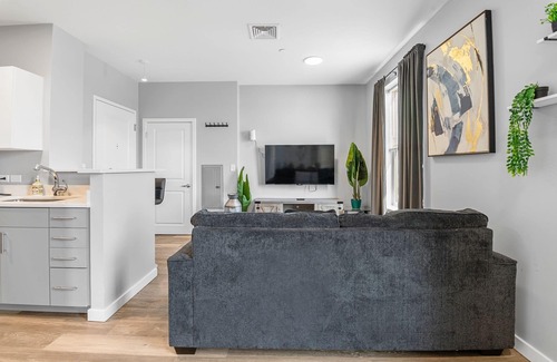 Everett Apartment | Lovely 1BR Near Encore Boston 9008