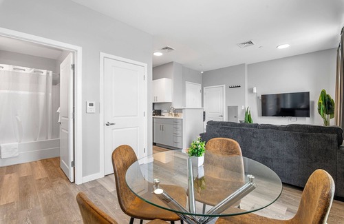 Everett Apartment | Lovely 1BR Near Encore Boston 9008