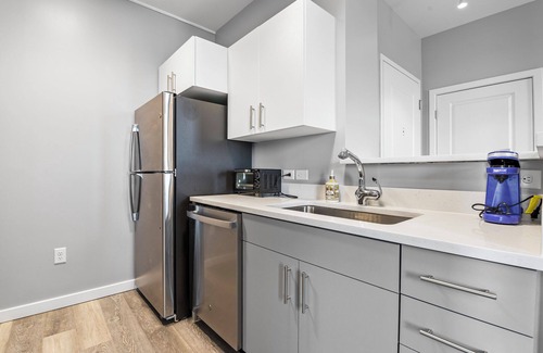Everett Apartment | Lovely 1BR Near Encore Boston 9008