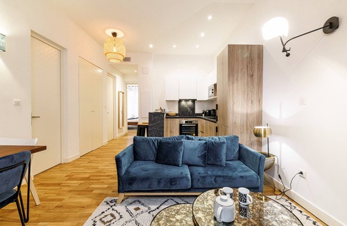 Carabacel Apartment | Lovely 2 Bdr Heart of the Old Town