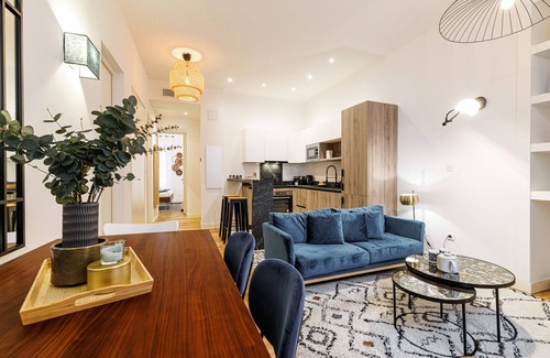 Carabacel Apartment | Lovely 2 Bdr Heart of the Old Town