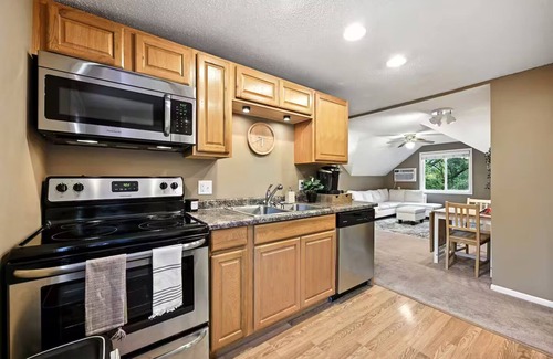 Maple Lake Apartment | Lovely 2-bedroom apartment with AC in Maple Lake