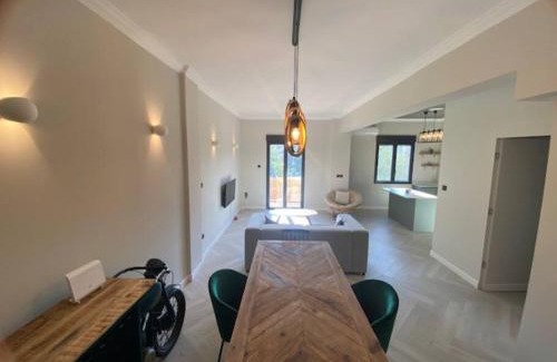 Kinosargous Apartment | Lovely 2 bedroom apartment near the Acropolis