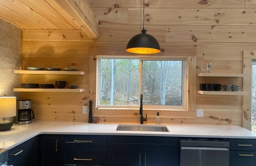 Arden Cottage | Lovely 2-bedroom cottage with 2 bedrooms on 8 wooded acres.