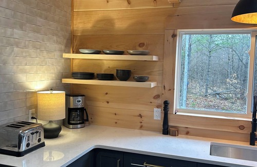 Arden Cottage | Lovely 2-bedroom cottage with 2 bedrooms on 8 wooded acres.