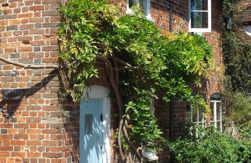 Turville Cottage | Lovely 2 bedroom cottage in pictoresque village, near Henley-on-Thames & Marlow
