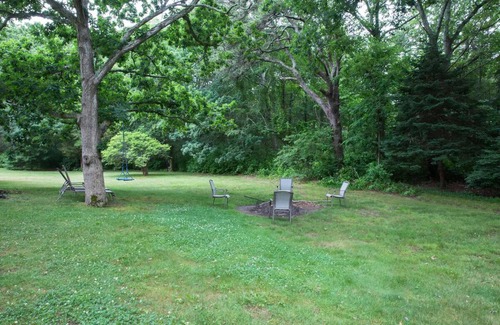 East Sandwich Cottage | Lovely 2 bedroom cottage in historic Sandwich w/WiFi, AC. Near beaches, Pets OK