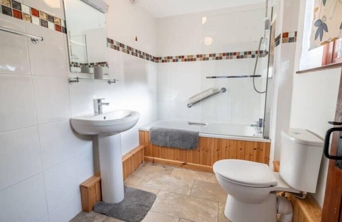 Widemouth Bay House | Lovely 2 Bedroom Holiday Cottage nr Bude