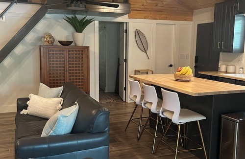 Dennis House | Lovely 2-bedroom + loft lakefront getaway with private dock on Grand Lake in Ok.