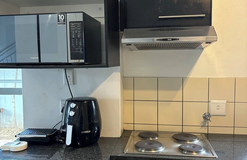 Greater Johannesburg Metropolitan Area House | Lovely 2-bedroom townhome with WiFi and Backup Power