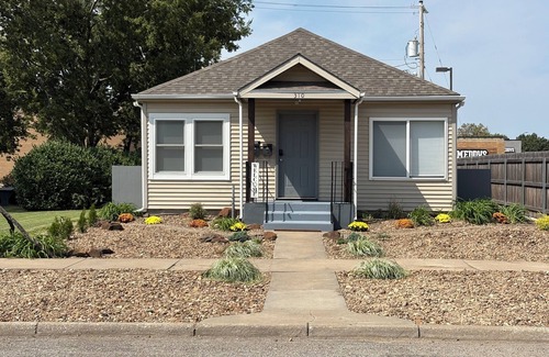 Salina House | Lovely 2-bedroom townhome in Salina with AC close to downtown and hospital.