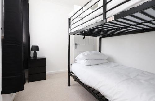 Hirwaun House | Lovely 3-Bed in Scenic Aberdare!