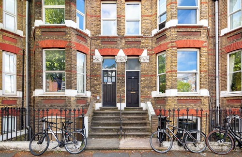 Newington Apartment | Lovely 3-bedroom Apartment in Central London - Essentials included