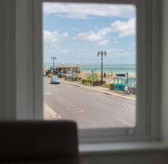 Worthing Apartment | Lovely 3-Bedroom Apartment with Stunning Sea Views