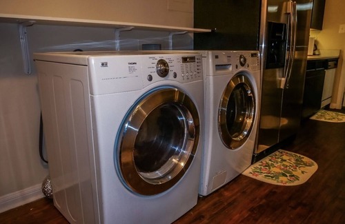 Fort Worth Condo | Lovely 3 bedroom condo with community pool and golf club.