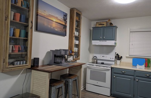 Big Sandy Cottage | Lovely 3-bedroom cottage with beautiful Kentucky lake views in Big Sandy.
