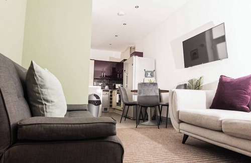 Sunderland Apartment | Lovely 3 bedroom flat sleeps 5