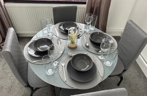 Peterlee House | Lovely 3 bedroom house close to City Centre