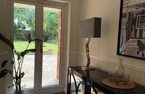 Datchet House | Lovely 3 Bedroom House in Peaceful Village Location