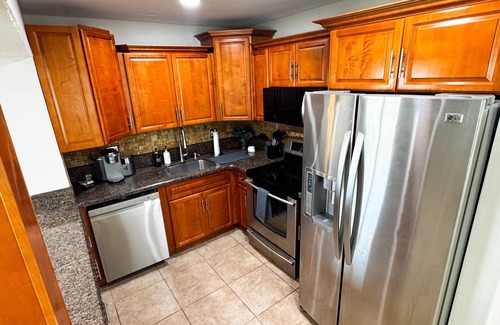 Sunset House | Lovely 3-bedroom house with pool in vibrant Miami