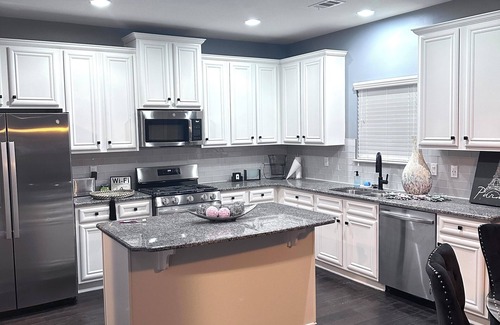 Conyers House | Lovely 4 Bedroom, 3 Bath Oasis Near major Shops & Stores!