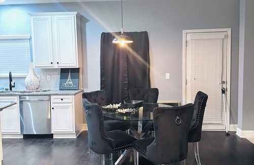Conyers House | Lovely 4 Bedroom, 3 Bath Oasis Near major Shops & Stores!